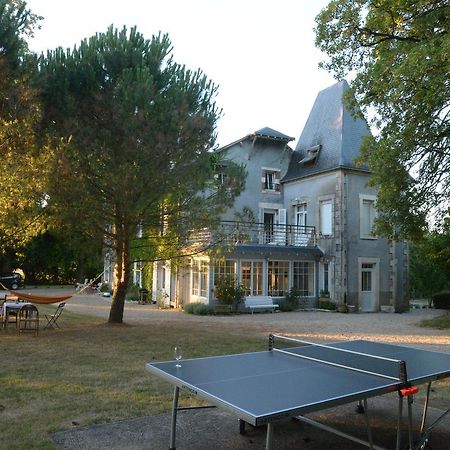 Bed and Breakfast Domaine De Treuillaud Villers-les-Ormes Екстер'єр фото