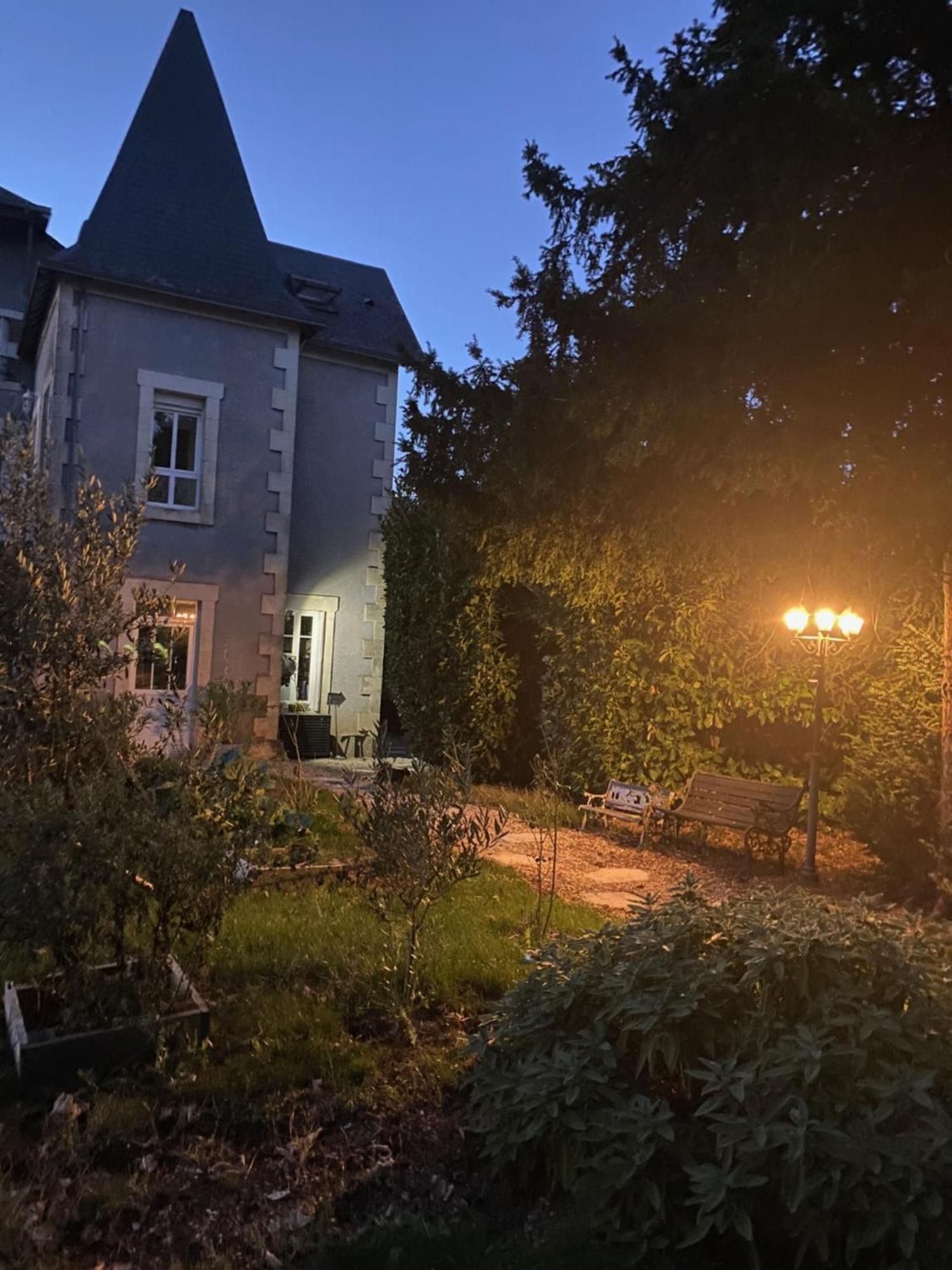 Bed and Breakfast Domaine De Treuillaud Villers-les-Ormes Екстер'єр фото