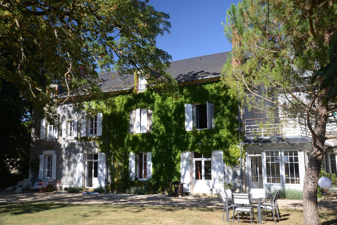 Bed and Breakfast Domaine De Treuillaud Villers-les-Ormes Екстер'єр фото