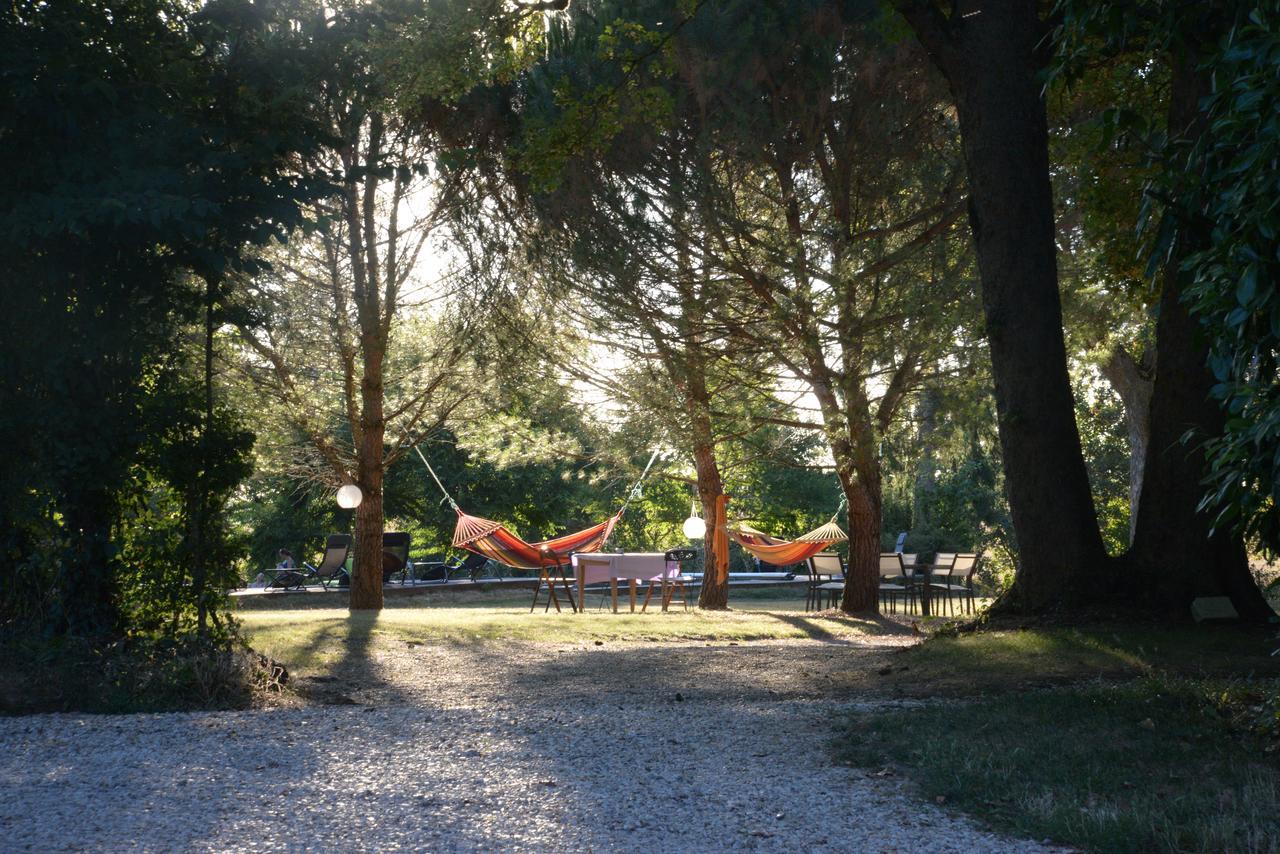 Bed and Breakfast Domaine De Treuillaud Villers-les-Ormes Екстер'єр фото